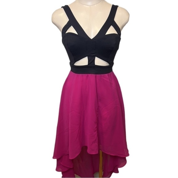 ✨HOST PICK✨ Women’s Cut Out Dress - Picture 1 of 14